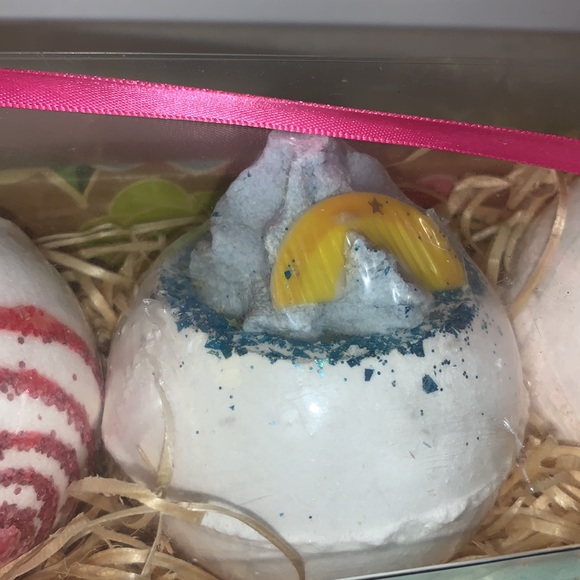 Bath Blasters Bomb Cosmetics 3p Bath Bomb Gift Set - Picture 4 of 15